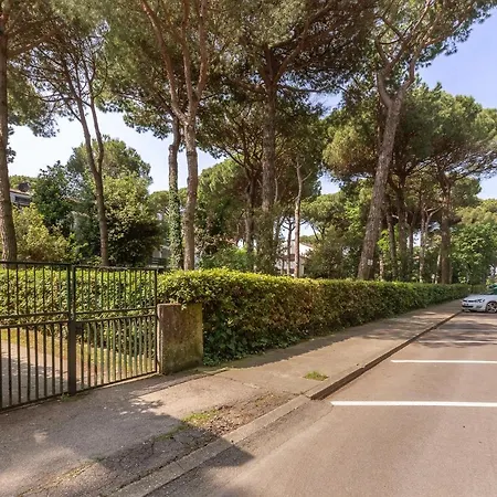 Lido Degli Estensi Pineta Apartman *